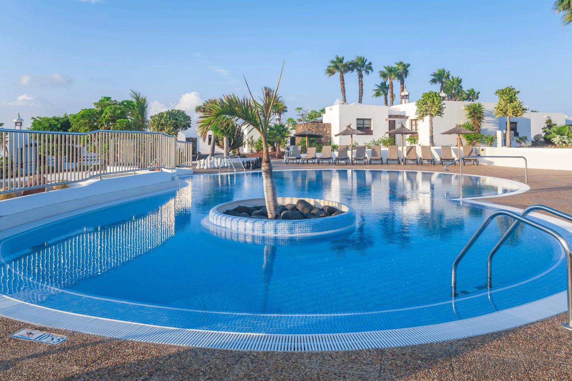 Jardines Del Sol Aparthotel Playa Blanca  Exterior foto