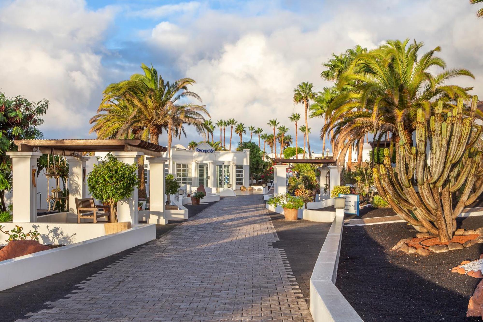 Jardines Del Sol Aparthotel Playa Blanca  Exterior foto